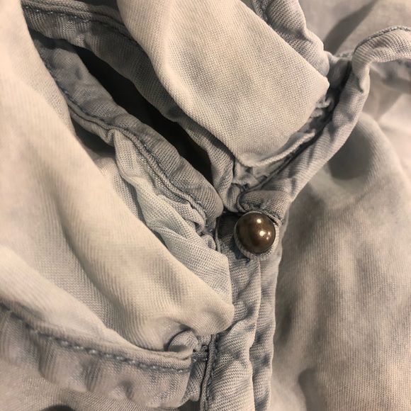 Light Jean Colored Tank Top💙🤍 - Picture 2 of 3